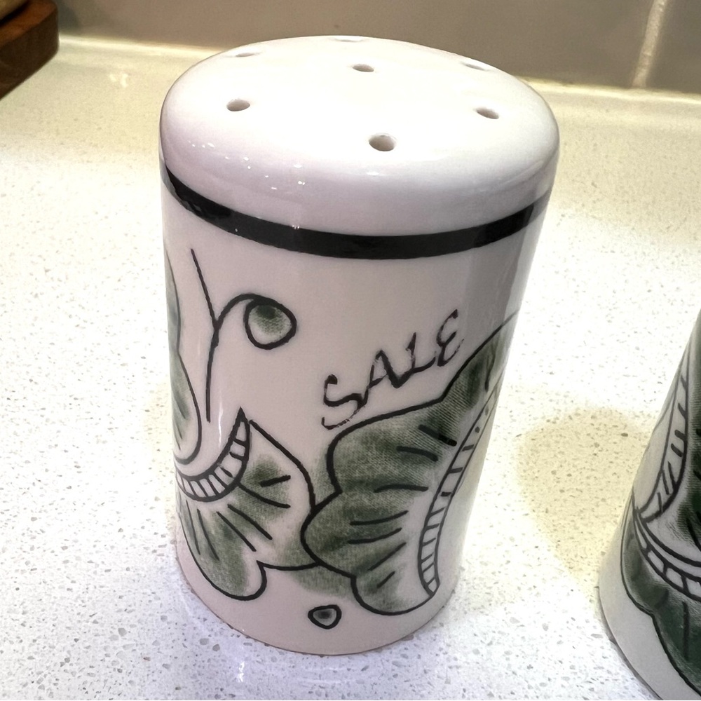 Italian Porcelain Salt & Pepper Shakers Green & White 3” Sale & Pepe Set - Picture 4 of 7